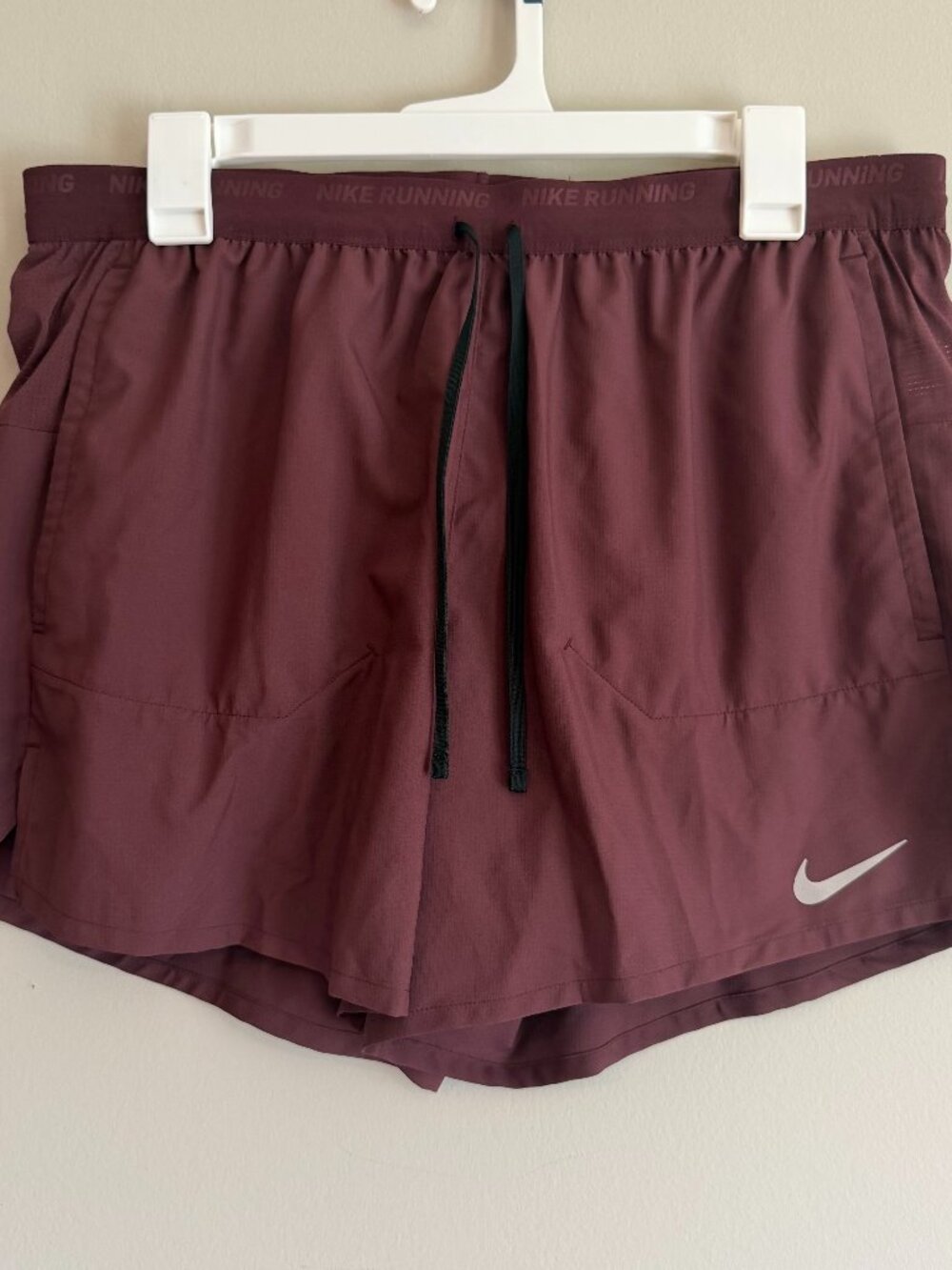 Nike FN2992-652 Mens Large Stride Dri-FIT 5" 2-in-1 Running Shorts Burgundy